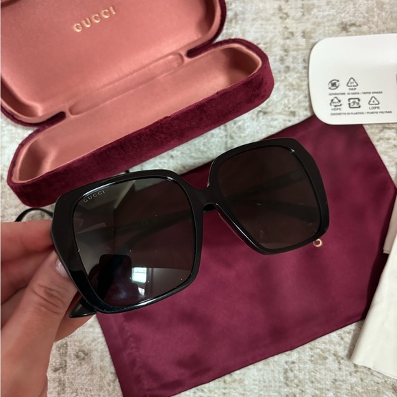 Authentic GUCCI sunglasses - Picture 3 of 4